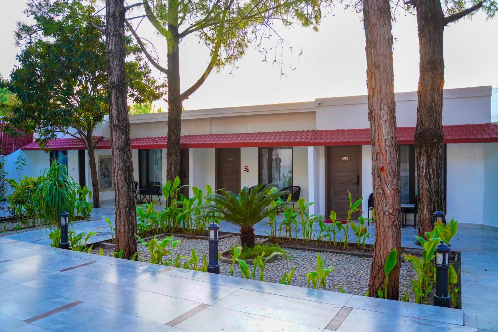 Ifq Hotel & Resort Islamabad Exterior foto